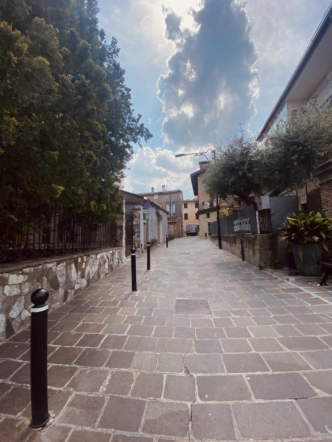 데센자노델가르다 Antico Borgo 아파트 외부 사진